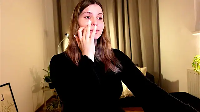 Snapshot of ShyHotNerd chatting on January 22, 11:34 am ShyHotNerd online show from January 22, 11:34 am