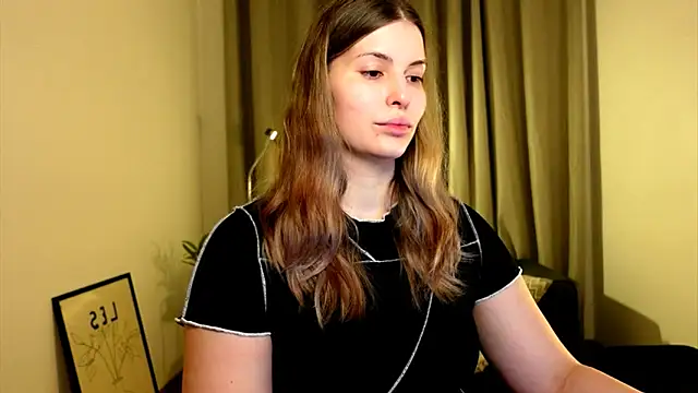 Snapshot of ShyHotNerd chatting on February 9, 5:29 am ShyHotNerd online show from February 9, 5:29 am