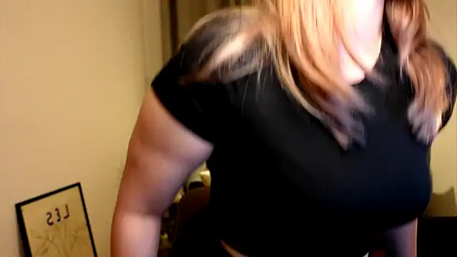 Snapshot of ShyHotNerd chatting on February 26, 12:14 pm ShyHotNerd online show from February 26, 12:14 pm