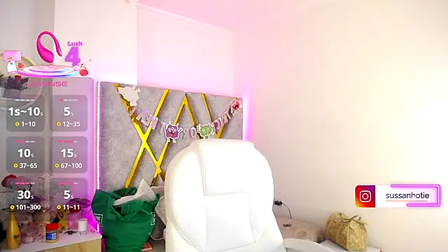 Snapshot of SussanHottye1_ chatting on November 22, 10:14 am SussanHottye1 online show from November 22, 10:14 am