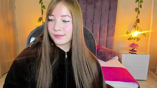 Dahlia Rousse online show from December 3, 5:26 am