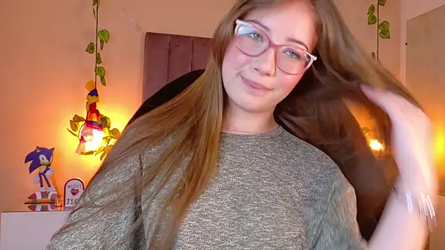 Dahlia Rousse online show from June 24, 6:12 am