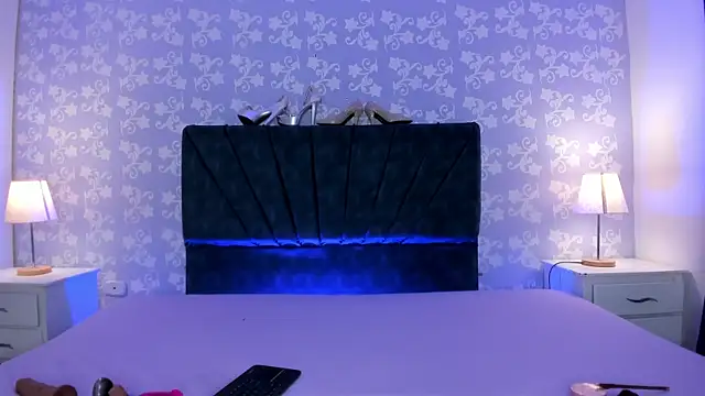 SalomeSimonz online show from May 5, 7:44 pm