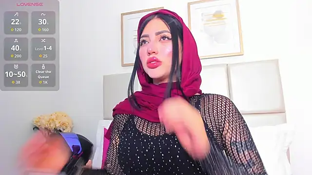 taylorsmiiith  online show from April 29, 7:42 pm