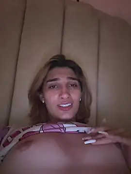 Snapshot of Queensara_ chatting on March 2, 5:23 am Queensara  online show from March 2, 5:23 am