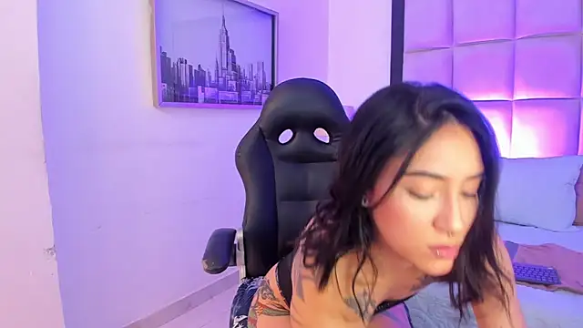 MeganPresleyy online show from June 12, 2:27 pm
