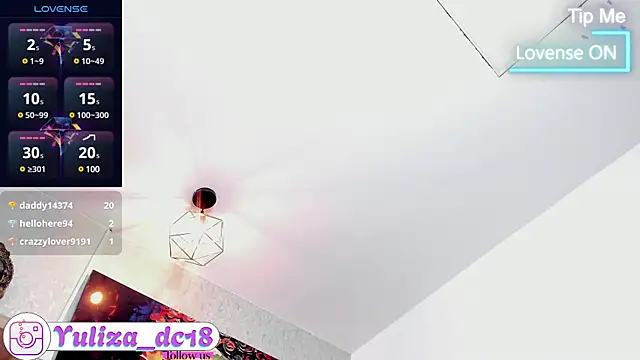 Snapshot of Luxury_Woman chatting on March 13, 12:16 am Luxury Woman online show from March 13, 12:16 am