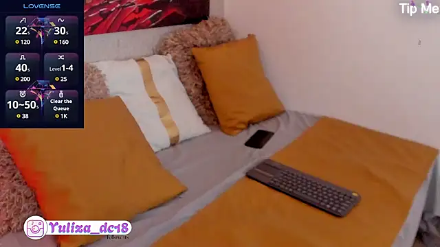 Snapshot of Luxury_Woman chatting on March 18, 8:26 pm Luxury Woman online show from March 18, 8:26 pm