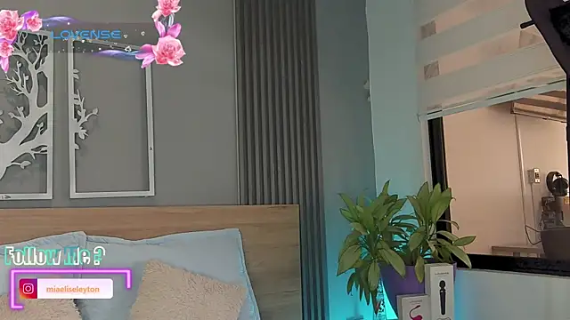 Snapshot of Elise-Leyton chatting on July 31, 7:46 pm Elise-Leyton online show from July 31, 7:46 pm