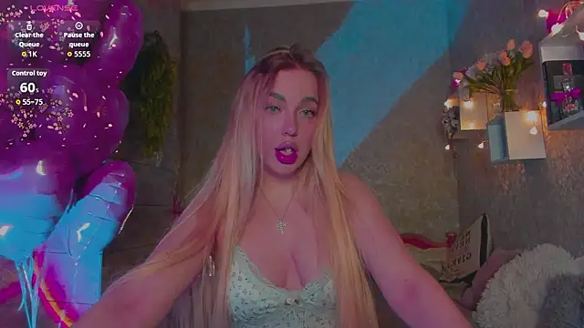 Snapshot of Mika_Rayy chatting on February 23, 3:09 pm Mika Rayy online show from February 23, 3:09 pm