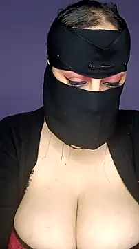 Snapshot of shosho500500 chatting on December 22, 11:24 pm shosho500500 online show from December 22, 11:24 pm