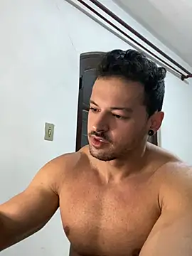 Snapshot of Lucasfit24 chatting on March 13, 11:51 am Lucasfit24 online show from March 13, 11:51 am