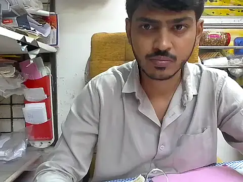 Snapshot of cute_modell chatting on September 15, 1:00 pm cute modell online show from September 15, 1:00 pm