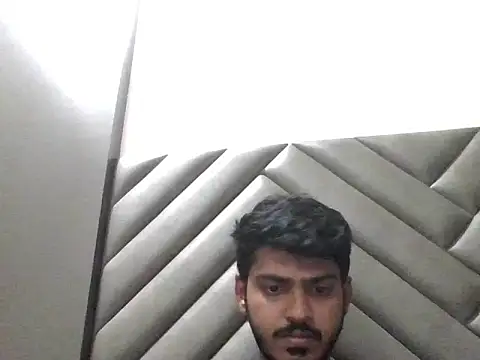 Snapshot of cute_modell chatting on December 3, 6:39 pm cute modell online show from December 3, 6:39 pm