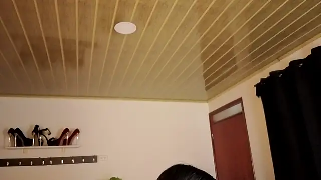 Renaxi Smith online show from October 19, 8:09 pm