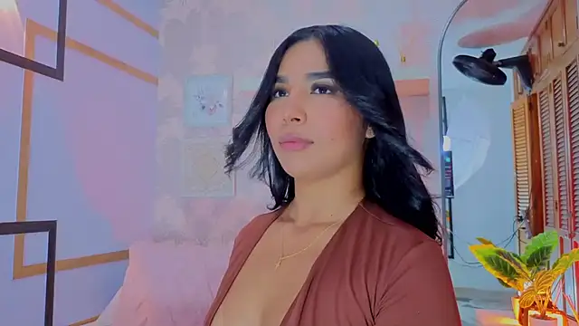 CharlotteGraay online show from February 25, 7:45 pm