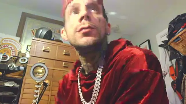 Snapshot of Aru916 chatting on December 5, 12:58 pm Aru916 online show from December 5, 12:58 pm