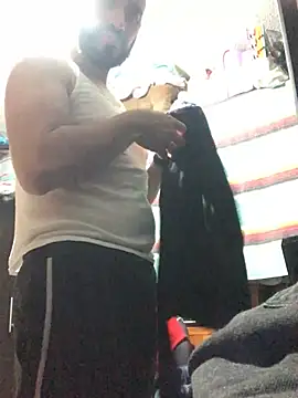 Snapshot of leonardohot1987 chatting on January 10, 3:39 am leonardohot1987 online show from January 10, 3:39 am