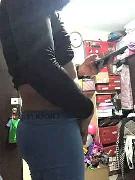 Snapshot of leonardohot1987 chatting on January 22, 5:16 am leonardohot1987 online show from January 22, 5:16 am