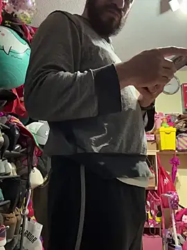 Snapshot of leonardohot1987 chatting on February 19, 4:12 am leonardohot1987 online show from February 19, 4:12 am