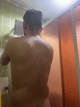 Snapshot of leonardohot1987 chatting on November 26, 2:45 am leonardohot1987 online show from November 26, 2:45 am