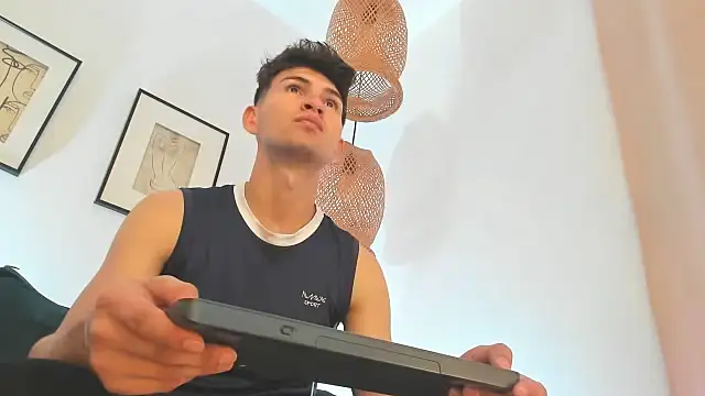 Snapshot of orlando_yate chatting on February 19, 11:25 pm orlando yate online show from February 19, 11:25 pm