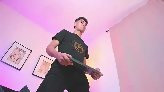 Snapshot of orlando_yate chatting on February 22, 12:05 am orlando yate online show from February 22, 12:05 am