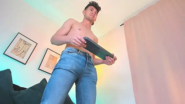 Snapshot of orlando_yate chatting on February 22, 10:09 pm orlando yate online show from February 22, 10:09 pm