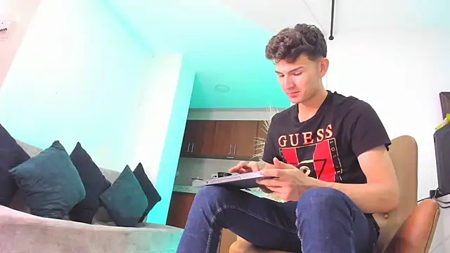 Snapshot of orlando_yate chatting on February 24, 4:49 am orlando yate online show from February 24, 4:49 am