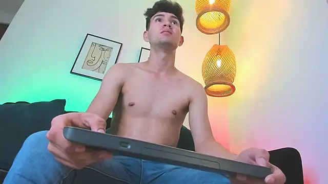 Snapshot of orlando_yate chatting on February 25, 10:07 pm orlando yate online show from February 25, 10:07 pm