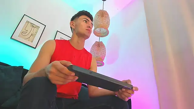 Snapshot of orlando_yate chatting on March 19, 12:34 pm orlando yate online show from March 19, 12:34 pm