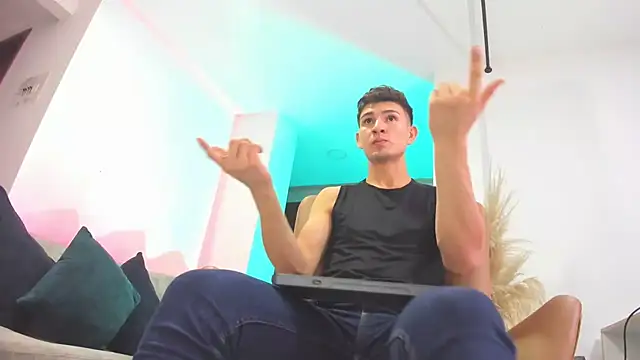 Snapshot of orlando_yate chatting on March 23, 8:04 am orlando yate online show from March 23, 8:04 am