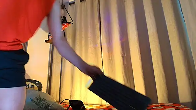 Snapshot of orlando_yate chatting on September 15, 9:59 pm orlando yate online show from September 15, 9:59 pm