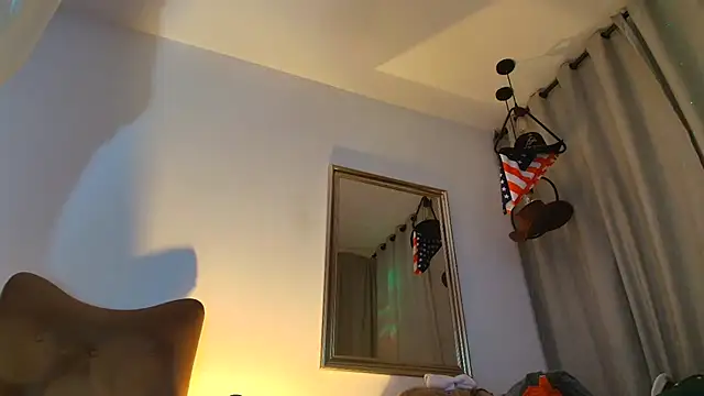 Snapshot of orlando_yate chatting on October 3, 8:55 am orlando yate online show from October 3, 8:55 am