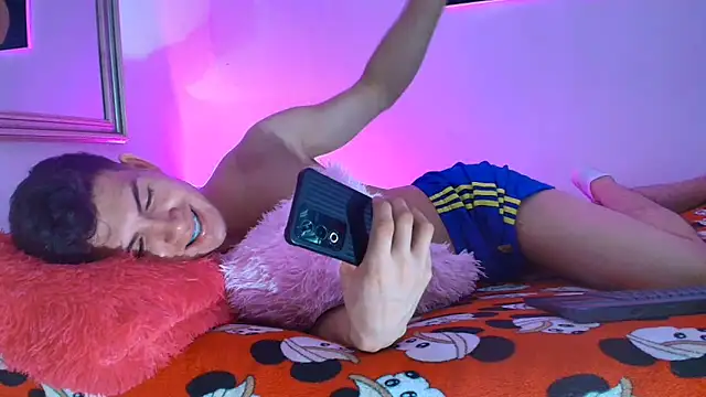 Snapshot of orlando_yate chatting on October 12, 8:35 am orlando yate online show from October 12, 8:35 am