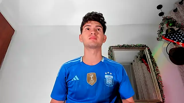 Snapshot of orlando_yate chatting on December 2, 5:57 am orlando yate online show from December 2, 5:57 am