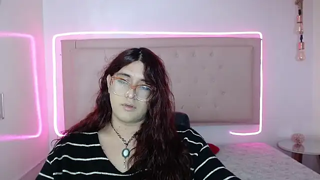 Snapshot of kathepickmanx chatting on October 18, 4:04 am kathepickmanx online show from October 18, 4:04 am