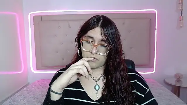 Snapshot of kathepickmanx chatting on October 24, 3:36 am kathepickmanx online show from October 24, 3:36 am