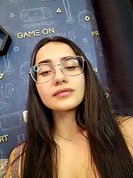 Snapshot of LittleX_Angel chatting on January 19, 11:45 am LittleX Angel online show from January 19, 11:45 am