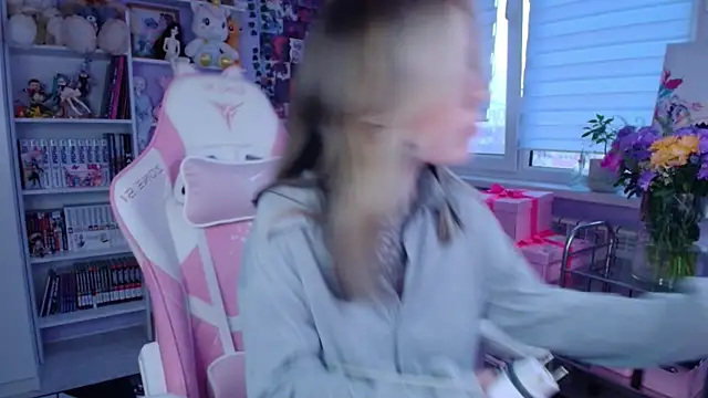 Snapshot of Catharsisi chatting on November 14, 1:32 pm Catharsisi online show from November 14, 1:32 pm