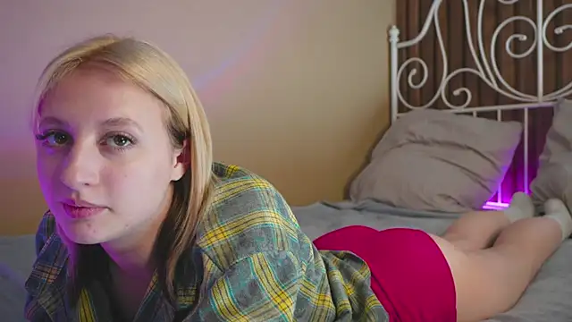 Snapshot of milasmiu chatting on January 11, 9:46 pm milasmiu online show from January 11, 9:46 pm