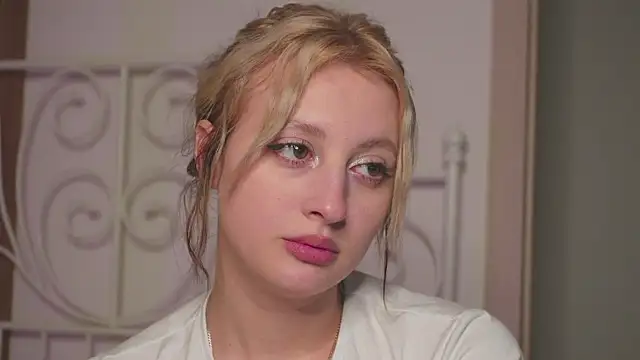 Snapshot of milasmiu chatting on January 24, 6:35 pm milasmiu online show from January 24, 6:35 pm