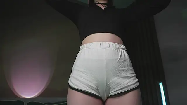 Snapshot of milasmiu chatting on February 13, 6:05 pm milasmiu online show from February 13, 6:05 pm