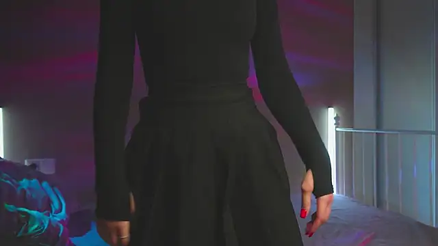 Snapshot of milasmiu chatting on February 14, 7:02 pm milasmiu online show from February 14, 7:02 pm