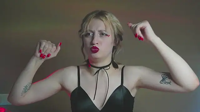 Snapshot of milasmiu chatting on February 14, 10:04 pm milasmiu online show from February 14, 10:04 pm