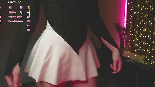 Snapshot of milasmiu chatting on March 17, 11:11 pm milasmiu online show from March 17, 11:11 pm