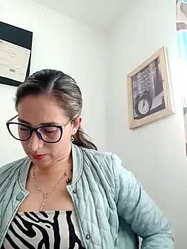 CHARLOTTE 1711 online show from January 30, 9:36 pm