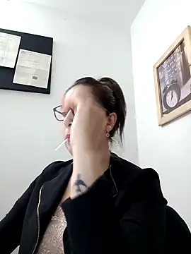 CHARLOTTE 1711 online show from March 3, 11:35 pm