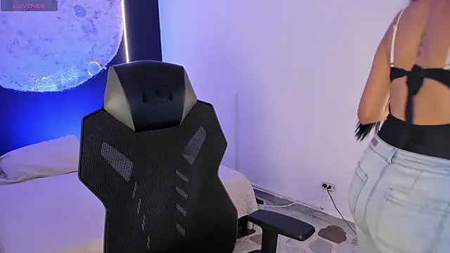 Snapshot of BellaaStorm chatting on November 4, 4:33 am BellaaStorm online show from November 4, 4:33 am