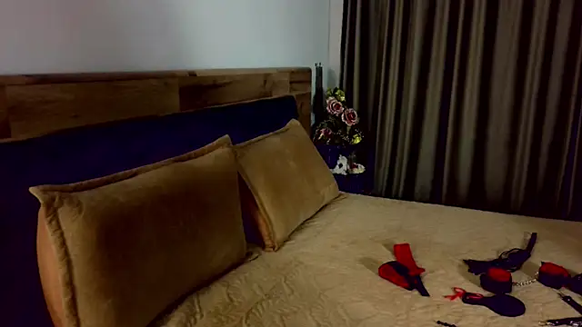 Snapshot of ShadowSweety chatting on February 19, 9:58 pm ShadowSweety online show from February 19, 9:58 pm